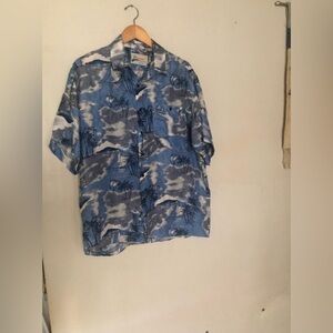 MontageTropics Men’s Silk Blue Button-Up Shirt Size Large